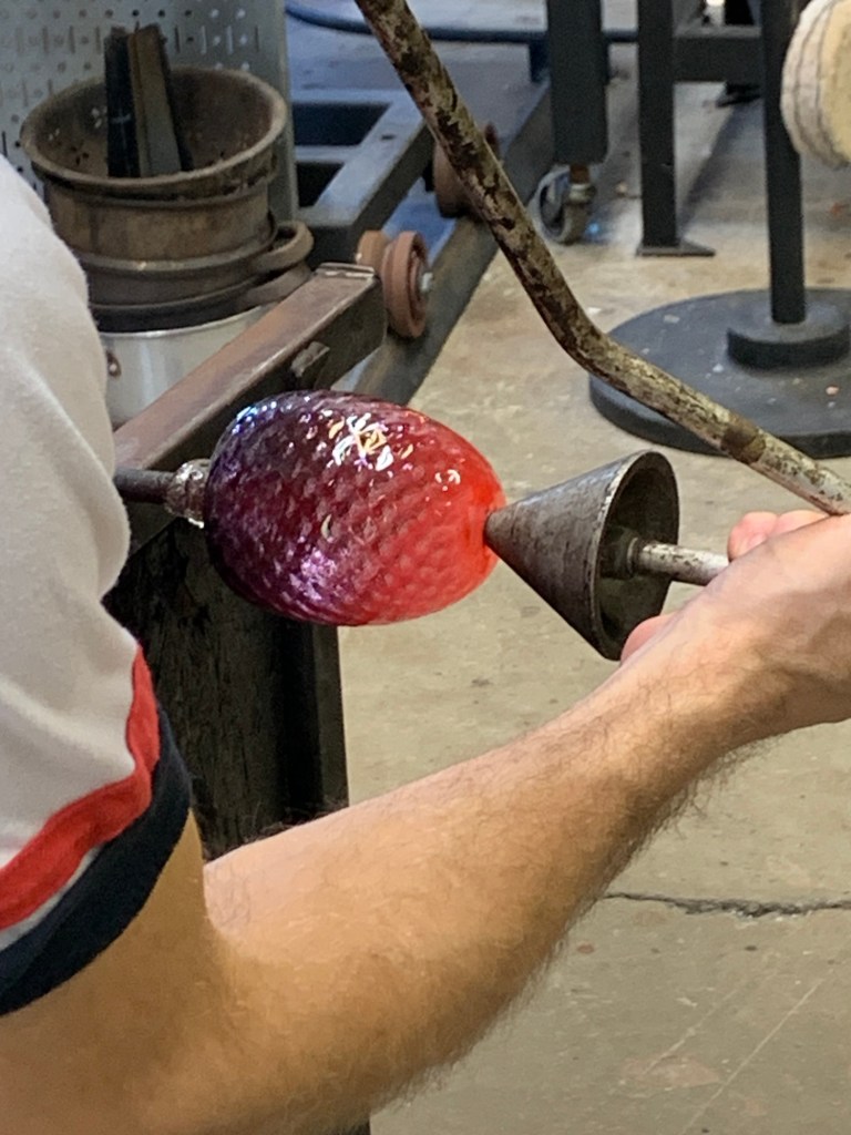 Instructor at Burnt Glassworks helping student
